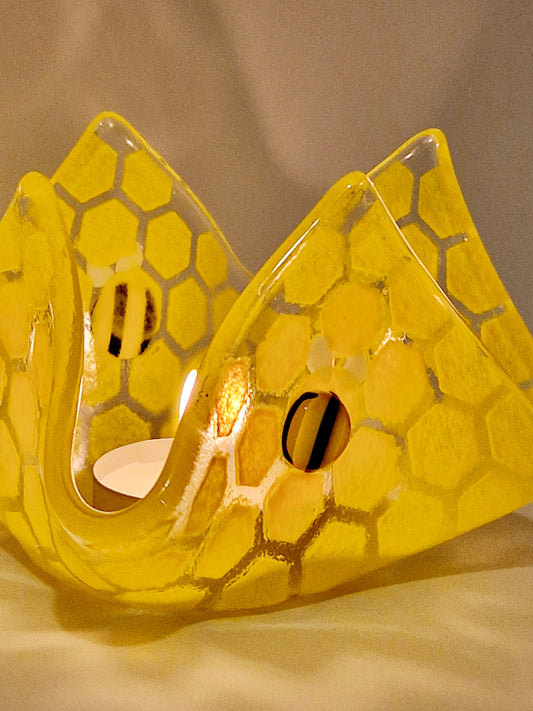 Bee honeycomb scarf tealight in yellow close up